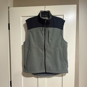Duluth Trading Co Gray and Black Fleece Vest